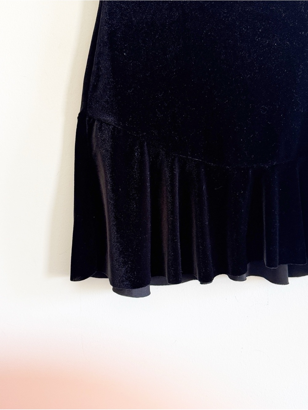 Urban outfitters ecote whimsigoth black velvet ruffled hem mini skirt size small - Picture 4 of 7